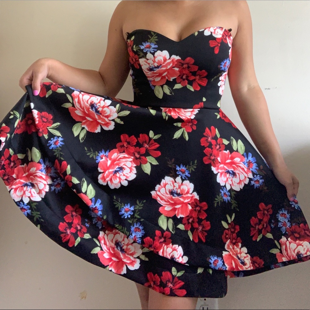 Macy’s dress, black and floral, worn once! size5/6